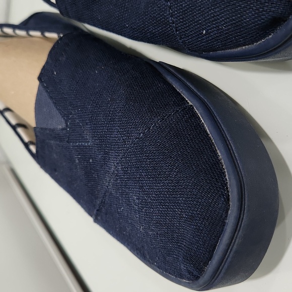 TOMS Classic Loafers Navy Blue Canvas Size 11.5 - Picture 4 of 11